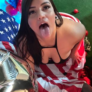 Model - CamilaAlzate bigboobs