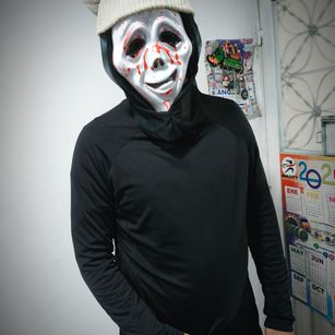 Model - Catalina Hairy