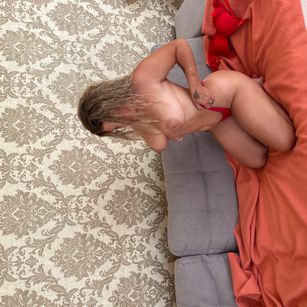 Model - ElseaBloom bigass