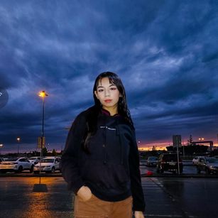 Model - KatherinJohns BIGTITS