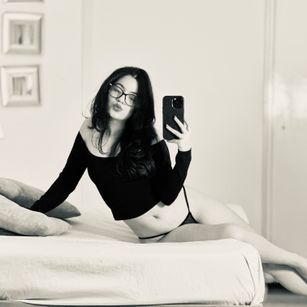 Model - ThrianaOlson heels