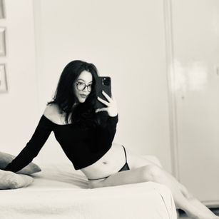 Model - ThrianaOlson fetish