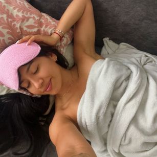 Model - Zoe Poe latina