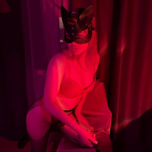 Model - Polina bigass