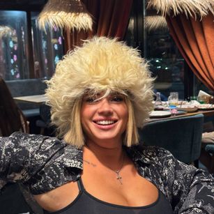 Model - ElseaBloom tightpussy