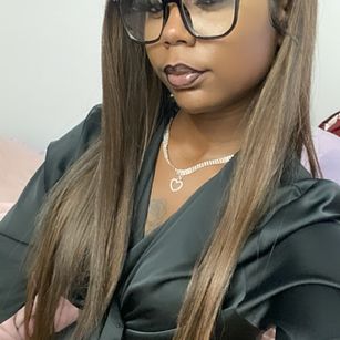 Model - Mistress Lucy bigbutt