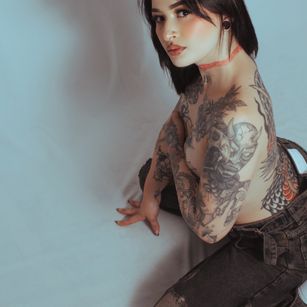 Model - Madisson Paytonh toys