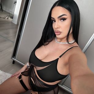 Model - Roberta Lopez feet