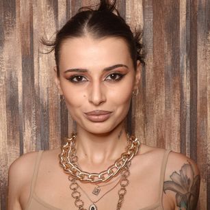 Model - venusinylons fetish