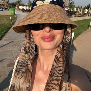 Model - venusinylons feet