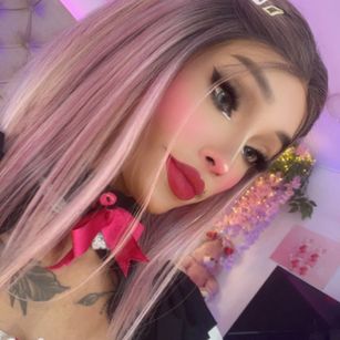 Model - scarlett barbieri dildo