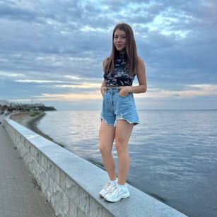 Model - MissJolly bittits