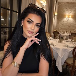 Model - HumbleBrunette sexyTranslator