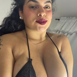 Model - Ambar SM squirt