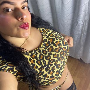 Model - Ambar SM curvy