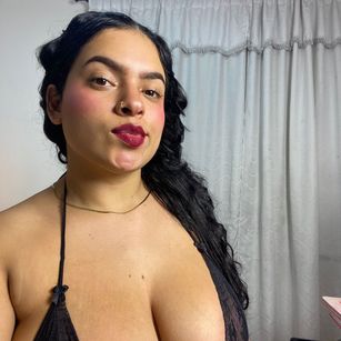 Model - Ambar SM squirt