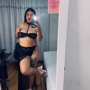 Model - Ambar SM blowjob