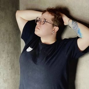 Model - Michelle redhead