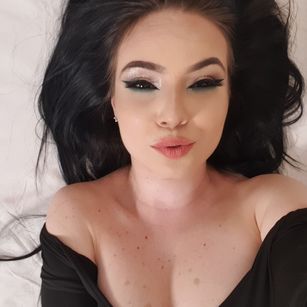 Model - LunnaGray joi