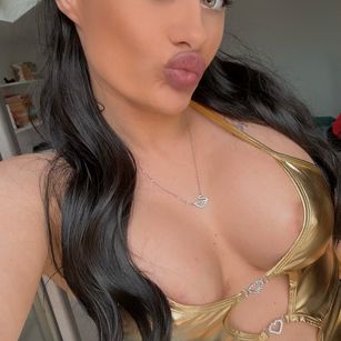 Model - Alexa bigboobs