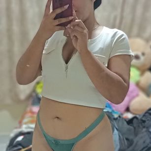 Model - SalomeLee Submissive