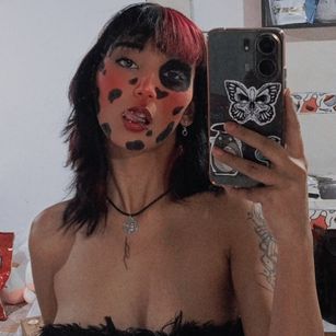 Model - NiaaFox tease