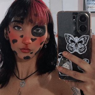 Model - NiaaFox skinny