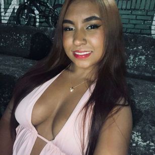 Model - Emily Luxe bigass