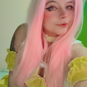 Model - ariakyubi happy