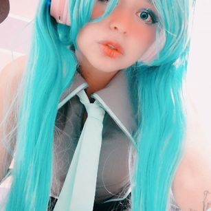 Model - ariakyubi colombia