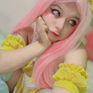 Model - ariakyubi happy