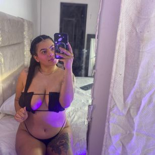 Model - Ambar SM blowjob