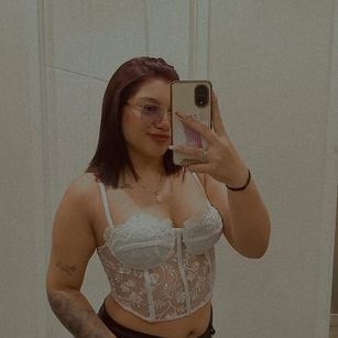 Model - SamanthaSimon webcam