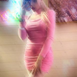 Model - Lina Lirian joi