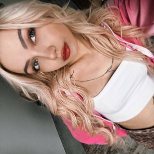 Model - Lina Lirian sexy