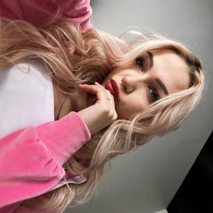 Model - Lina Lirian fastresponse