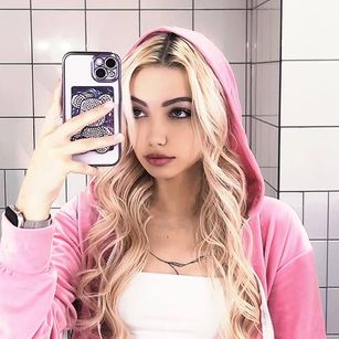 Model - Lina Lirian dirtytalk