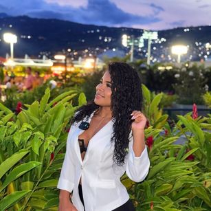 Model - NahiaraReina bigboobs