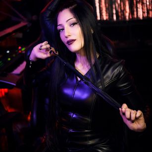 Model - Empress Akira cei