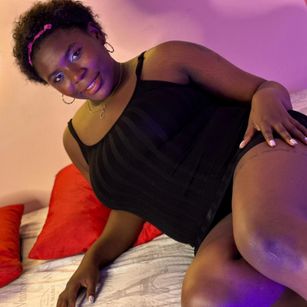 Model - Nany Moreno hairy