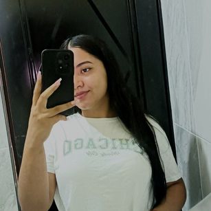 Model - SalomeLee Latina