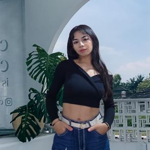 Model - KatherinJohns LATINA