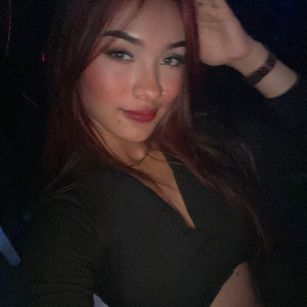 Model - SashaHans feet