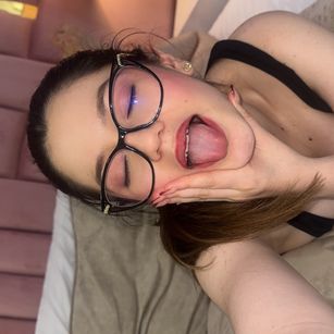 Model - ThrianaOlson fetish