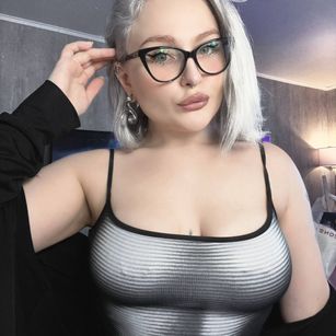 Model - Wounded_Goddess BDSM