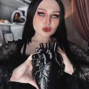 Model - Wounded_Goddess BDSM