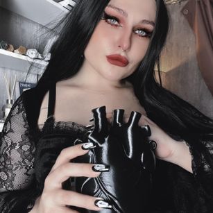 Model - Wounded_Goddess Femdom