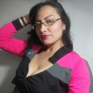 Model - YaeliSweet friendly