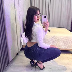 Model - SamanthaSimons femdom