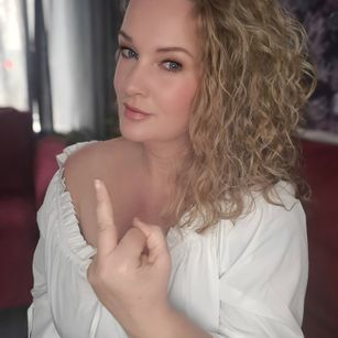 Model - MissVeena misstress